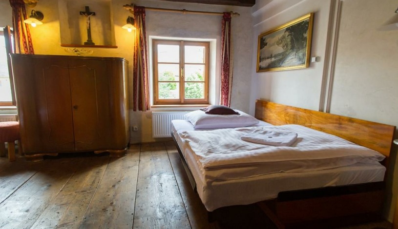 PENZION KAPR Český Krumlov - ŠTĚPÁN - ČTYŘŮŽKOVÝ POKOJ COMFORT S VÝHLEDEM NA ŘEKU